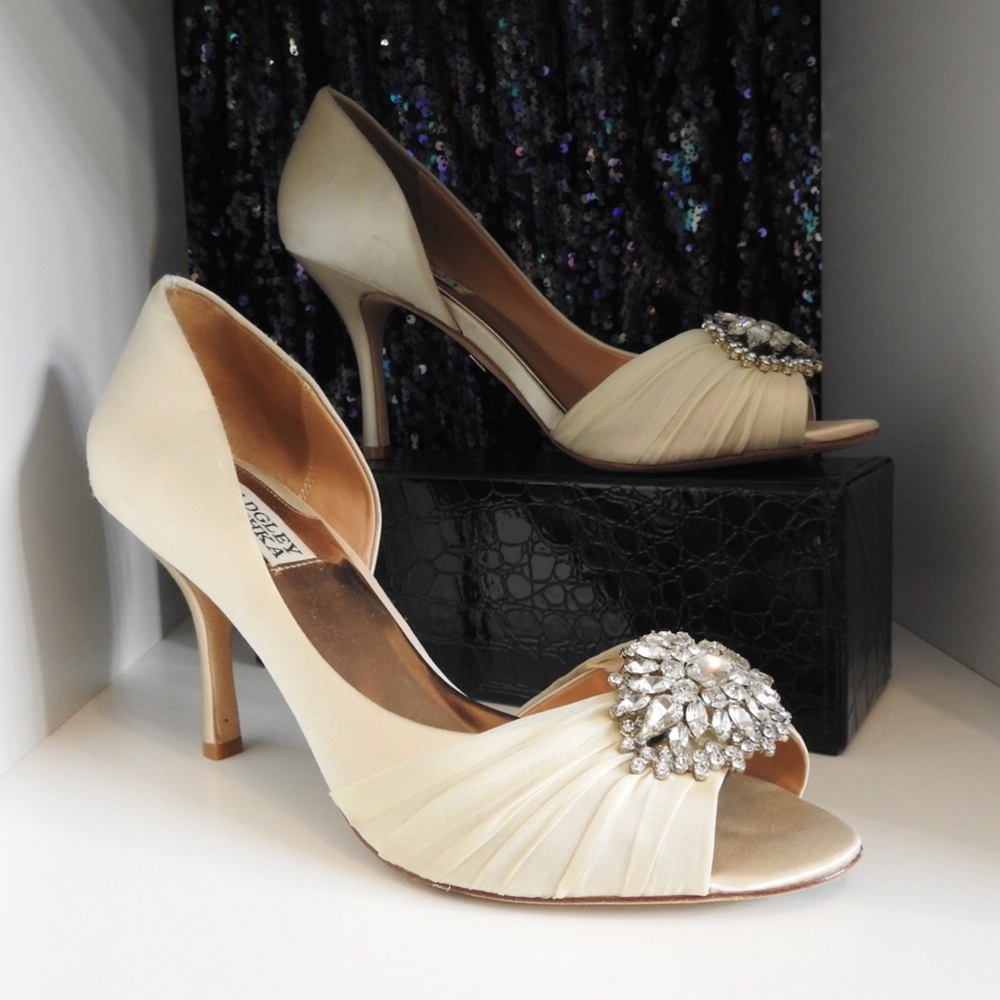 Badgley Mischka Champagne Heels